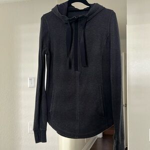 Lululemon charcoal grey pullover
